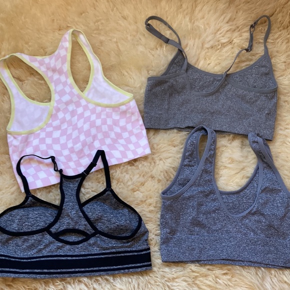 Girls sports bras or a women’s size small bundle - Picture 3 of 4